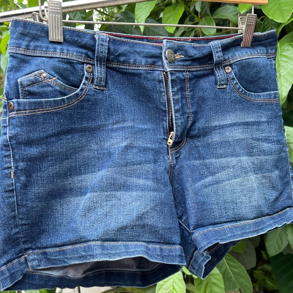 Royalty for me wanna betta butt shorts